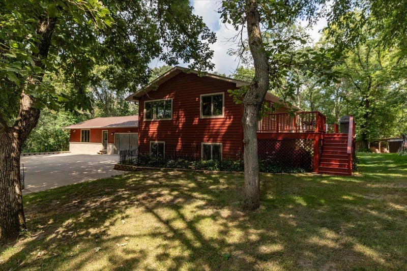 2222 Schmidt Ct SE, Rochester, MN 55904