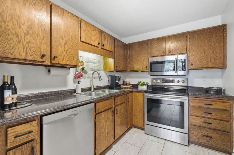 7601 W 101st St #114, Bloomington, MN 55438