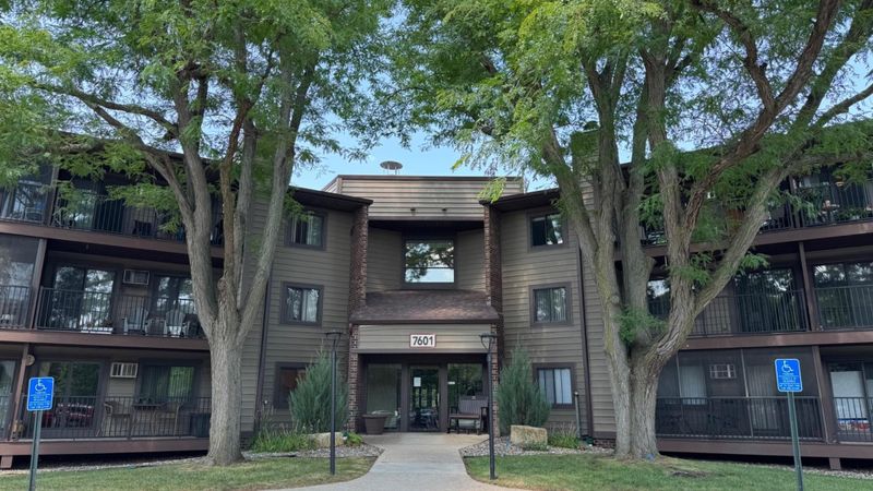 7601 W 101st St #114, Bloomington, MN 55438