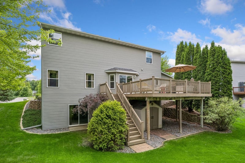 680 Kayla Ln, Hanover, MN 55341