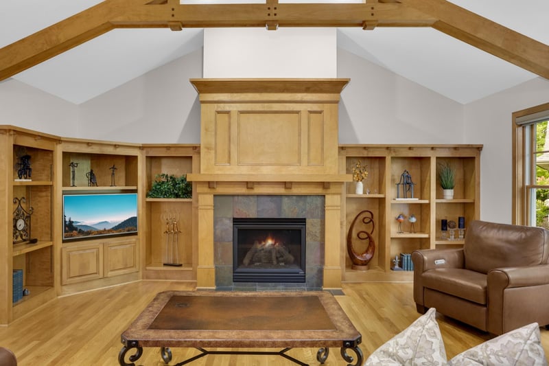 10589 Water Lily Ln, Woodbury, MN 55129