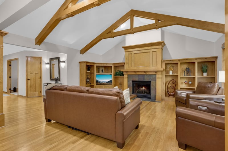 10589 Water Lily Ln, Woodbury, MN 55129