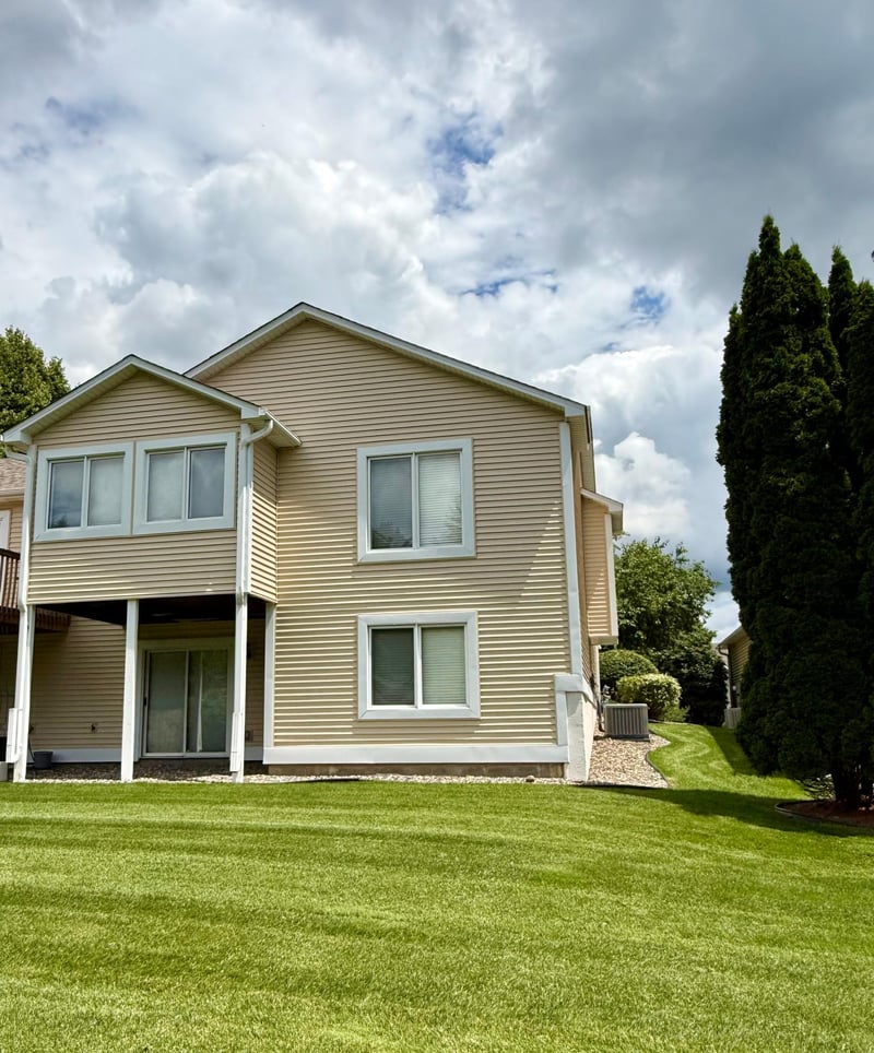 808 Winterberry Dr, Woodbury, MN 55125