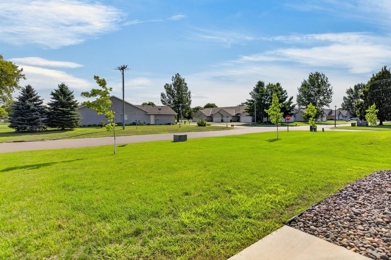 230 11th Ave S, Princeton, MN 55371