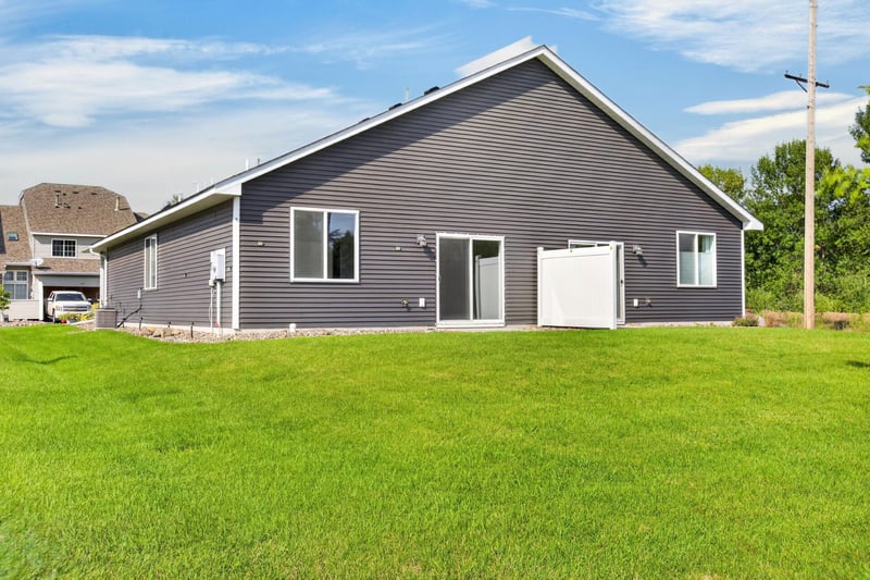 230 11th Ave S, Princeton, MN 55371