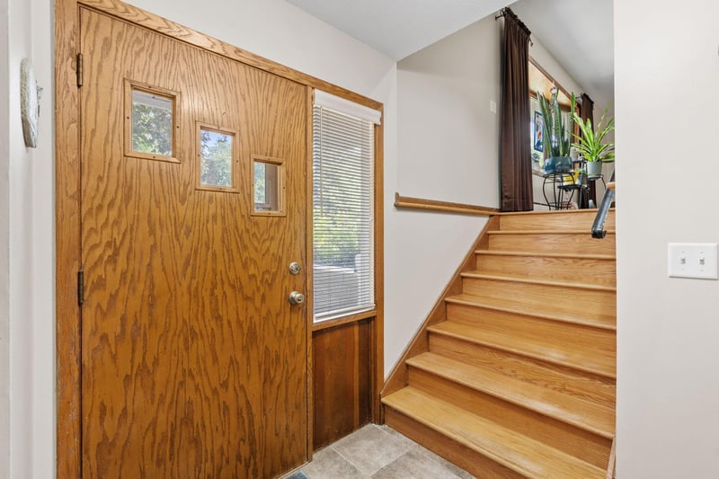 11100 Schoolcraft Rd, Burnsville, MN 55337