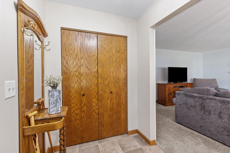 11100 Schoolcraft Rd, Burnsville, MN 55337