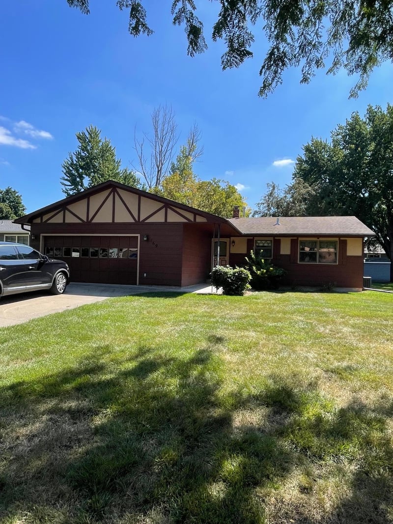 169 Mary Cir, North Mankato, MN 56003