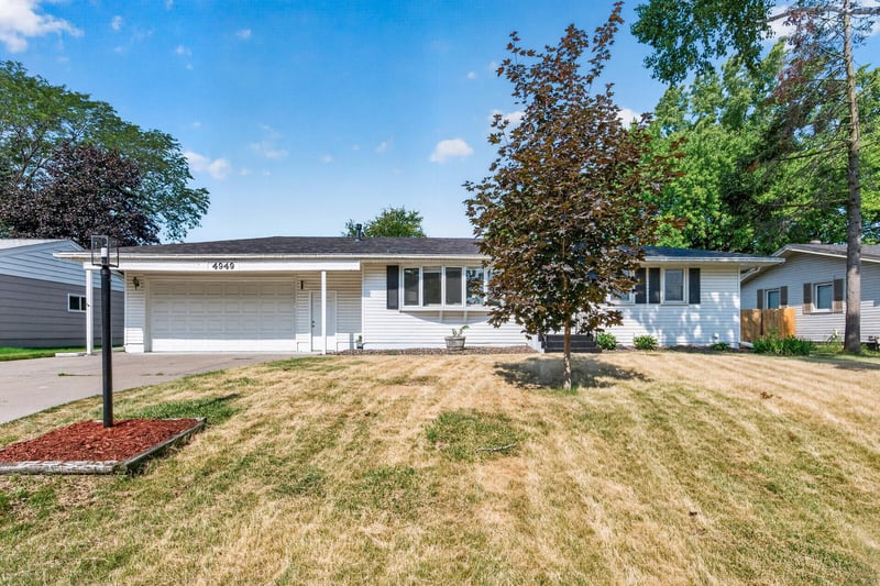 4949 Virginia Ave N, New Hope, MN 55428