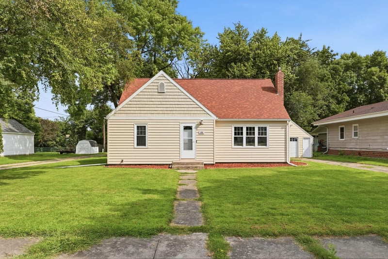 308 Colfax Ave NW, Renville, MN 56284