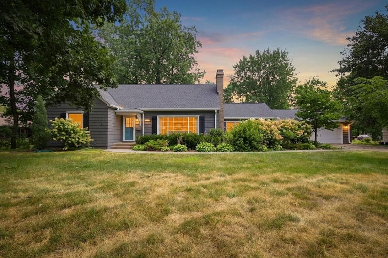 495 5th Ave N, Hopkins, MN 55343
