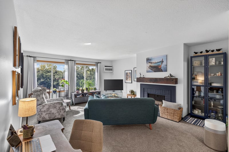 10311 Cedar Lake Rd #313, Minnetonka, MN 55305