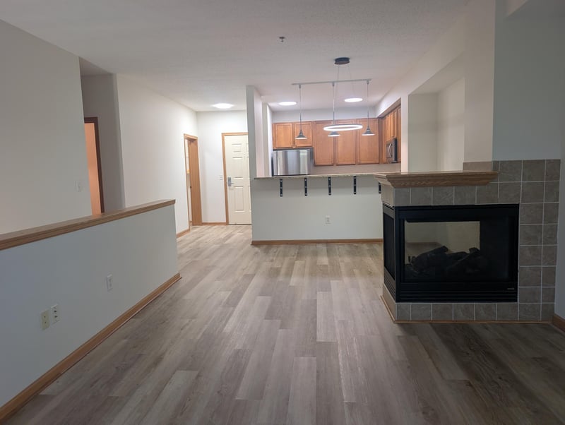 150 E Burnsville Pw #303, Burnsville, MN 55337