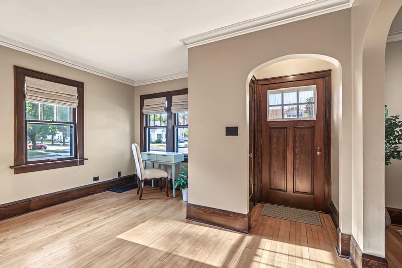 539 W Grand Ave, Eau Claire, WI 54703
