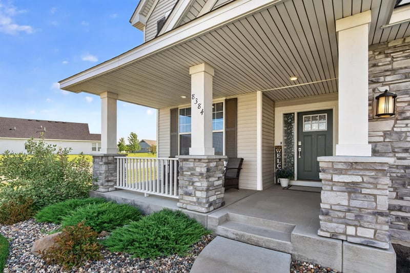 8384 Yearling Trl, Woodbury, MN 55129