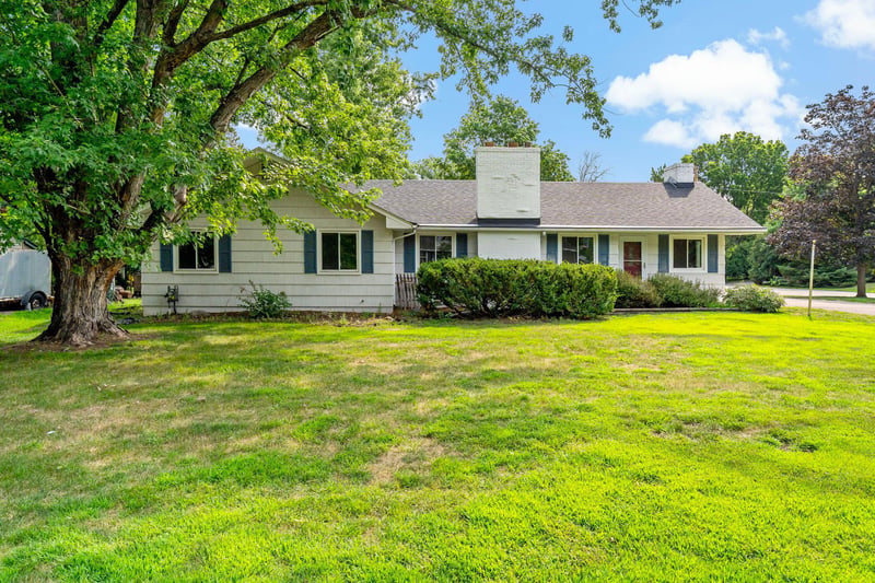 3567 Leroy St, Deephaven, MN 55391