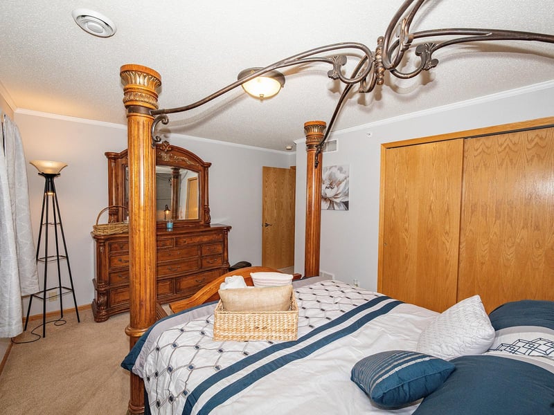 1143 Bergmann Dr, Stillwater, MN 55082