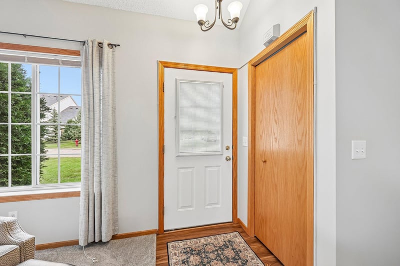1650 Patriot Ln, Waconia, MN 55387