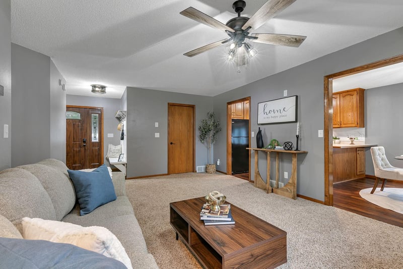 914 Willow Grove Cir, Waite Park, MN 56387