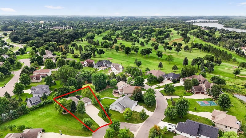 1373 Heritage Ave NW, Hutchinson, MN 55350