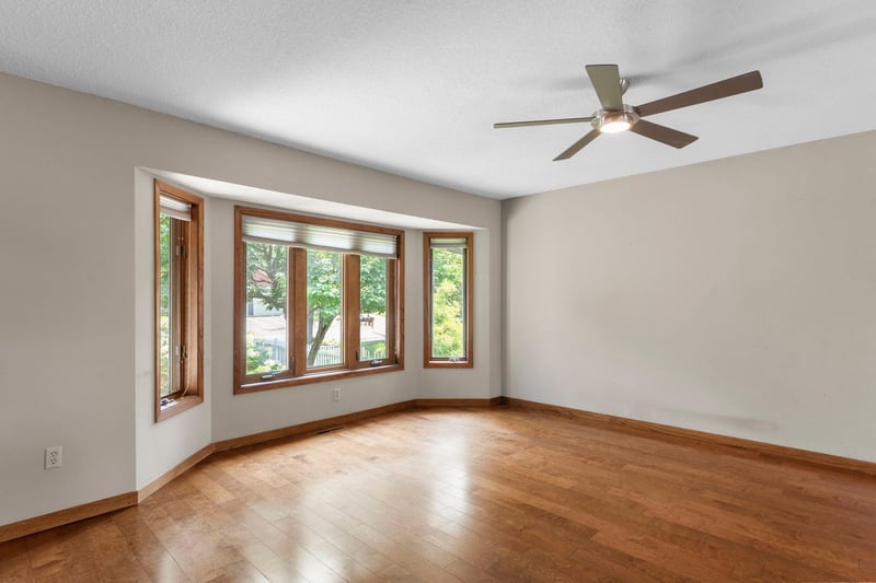 9836 Ilex St NW, Coon Rapids, MN 55433