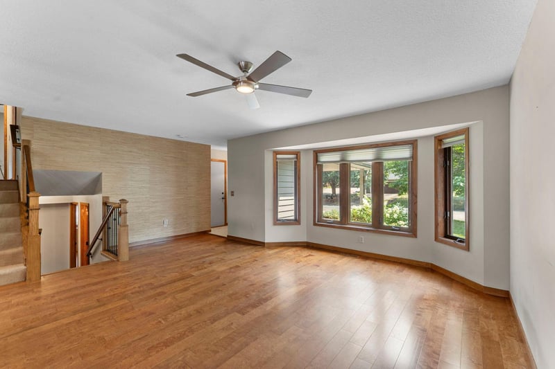 9836 Ilex St NW, Coon Rapids, MN 55433