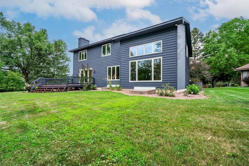 503 Grandview Heights Ct, Menomonie, WI 54751