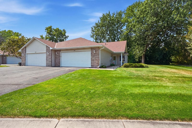 7087 Dupre Rd, Centerville, MN 55038