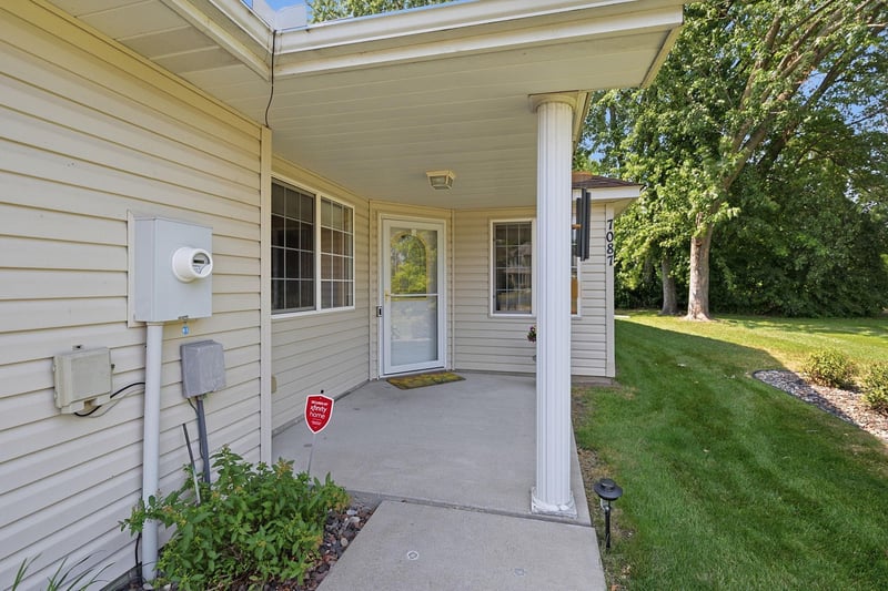 7087 Dupre Rd, Centerville, MN 55038