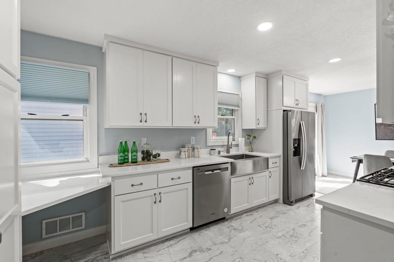 2156 Hawthorne Ave E, Saint Paul, MN 55119