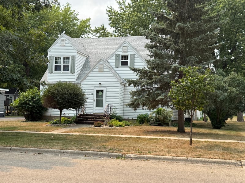715 N Mckenzie St, Luverne, MN 56156