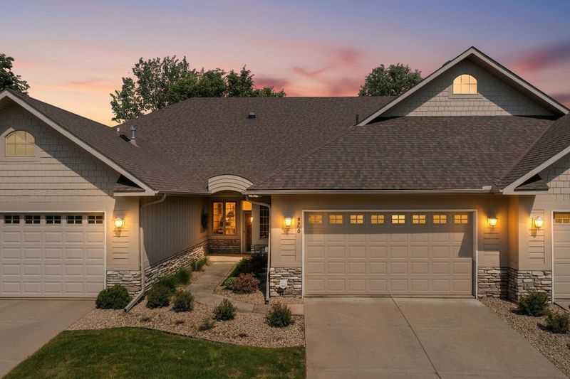 9363 Libby Ln, Eden Prairie, MN 55347