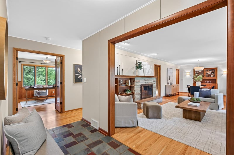15753 Cedar Ridge Rd, Eden Prairie, MN 55347
