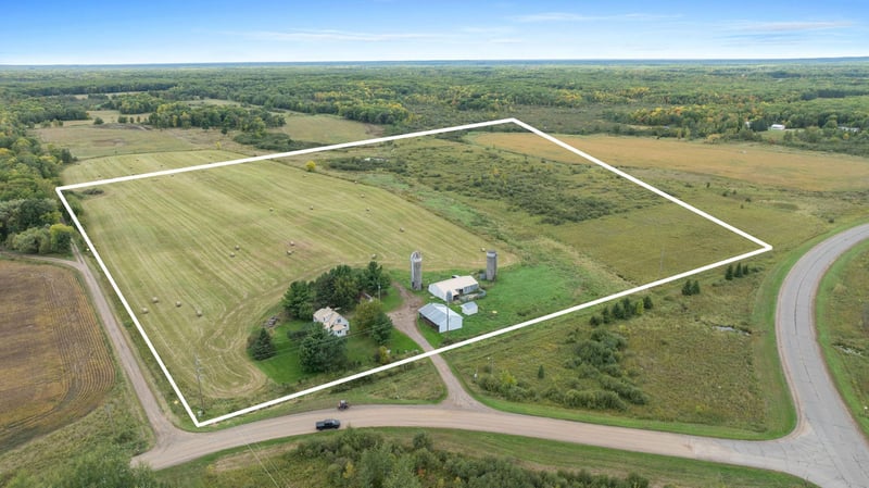 35053 180th Ave, Onamia, MN 56359