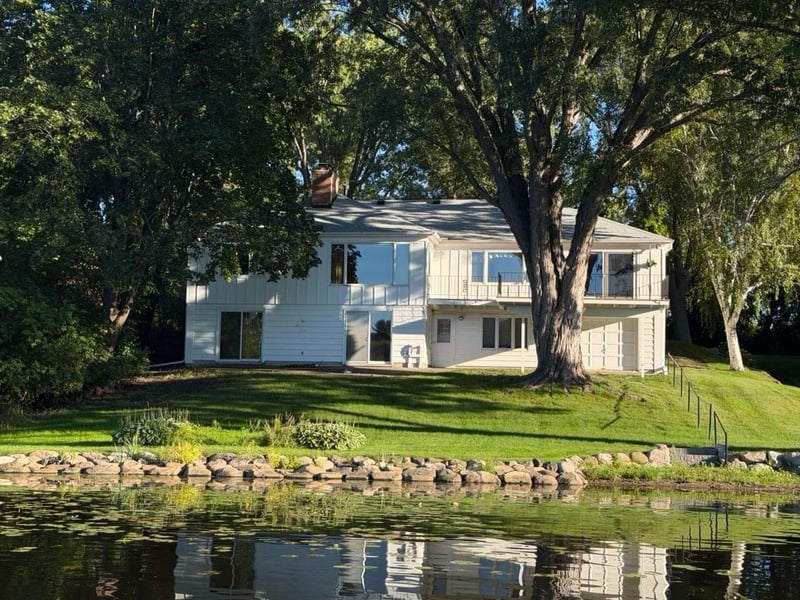 4900 Killarney Dr, Golden Valley, MN 55422
