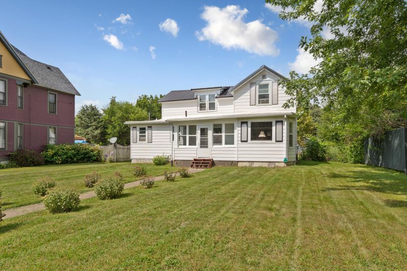 122 W School St, Owatonna, MN 55060