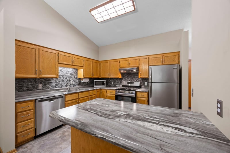 27699 Woodland Dr, Chisago City, MN 55013