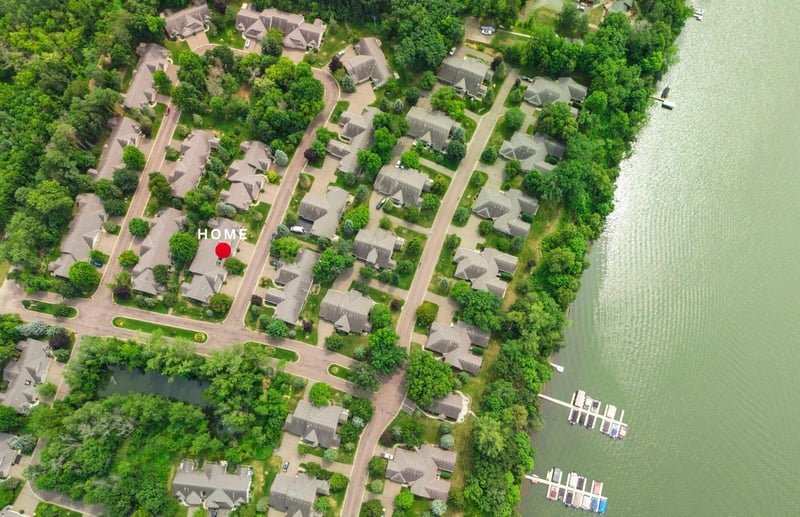 27699 Woodland Dr, Chisago City, MN 55013