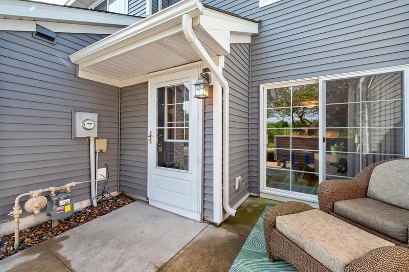 493 Marshland Trl, Chanhassen, MN 55317
