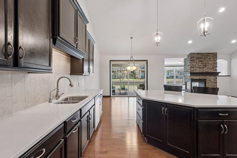 8652 Lake Riley Dr, Chanhassen, MN 55317