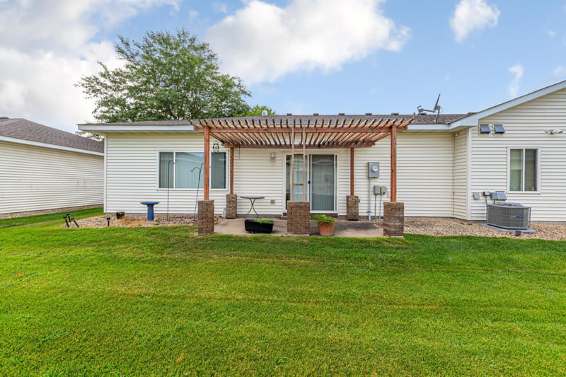 1303 Presidential Dr, Northfield, MN 55057