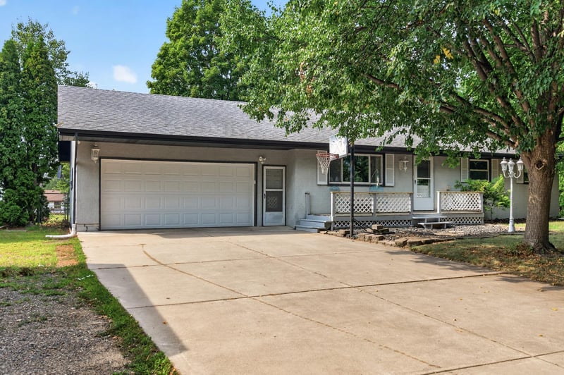 13848 Crosstown Dr NW, Andover, MN 55304