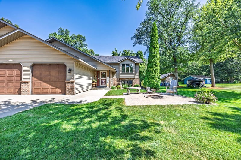 31955 Maple Haven, New Prague, MN 56071
