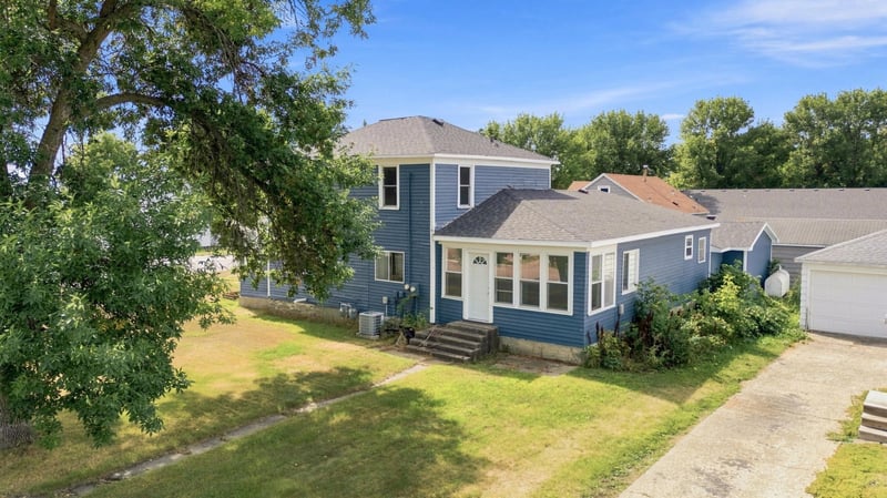 802 Hobart St, Hawley, MN 56549