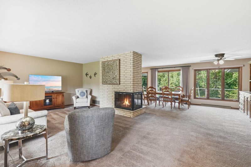 813 Everett Dr, Stillwater, MN 55082