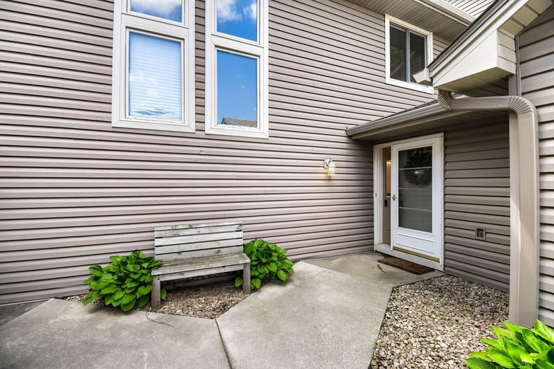 8862 Cottonwood Ln N, Maple Grove, MN 55369