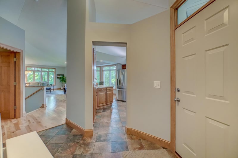 4610 Dallas Ln N, Plymouth, MN 55446