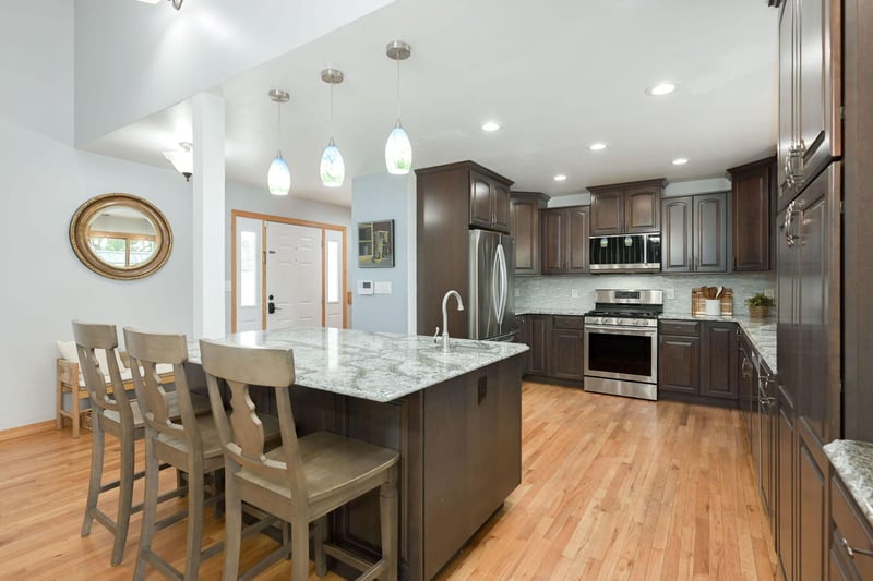 8275 College Trl, Inver Grove Heights, MN 55076
