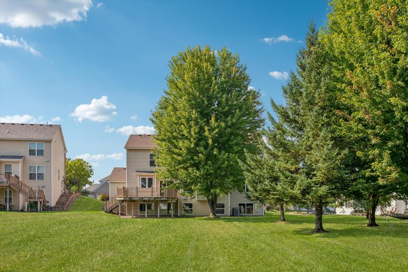 7221 Lydia Ln, Woodbury, MN 55125