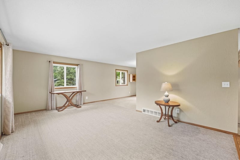 736 11th St N, Sauk Rapids, MN 56379
